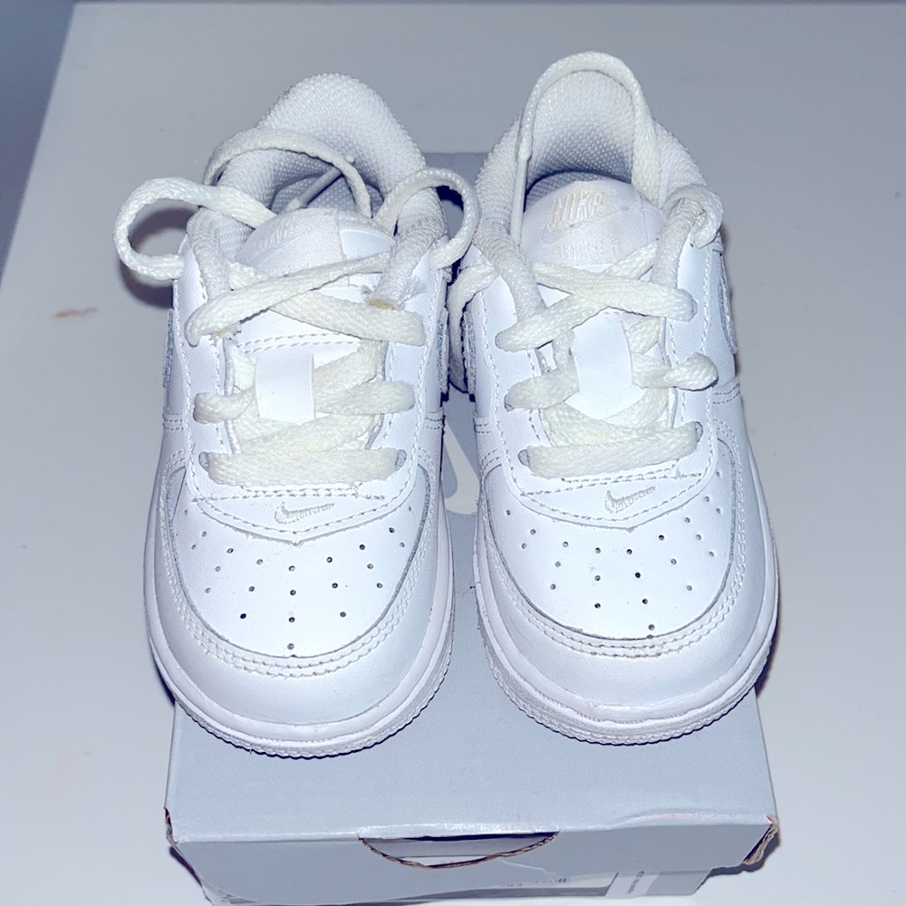 Nike Air Force 1 boy/girl size 5C worn once